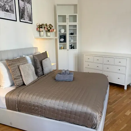 Apartment Cozy Flat In The Heart Of Prag