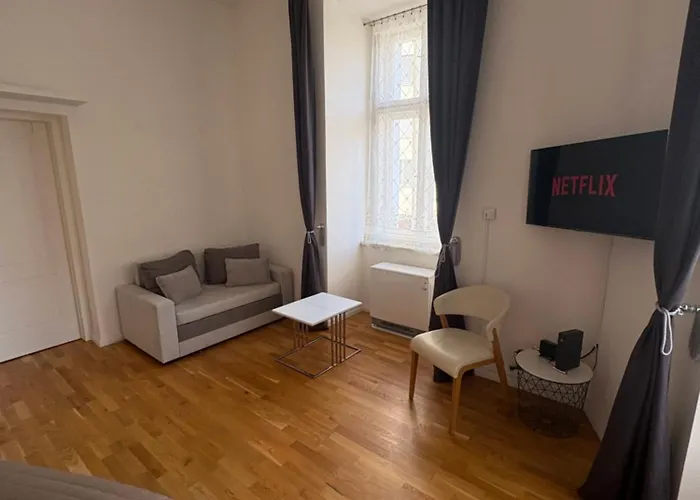 Cozy Flat In The Heart Of *