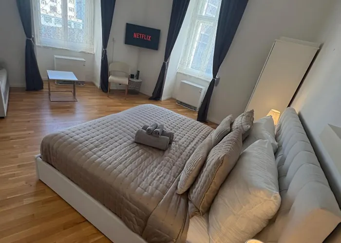 Cozy Flat In The Heart Of