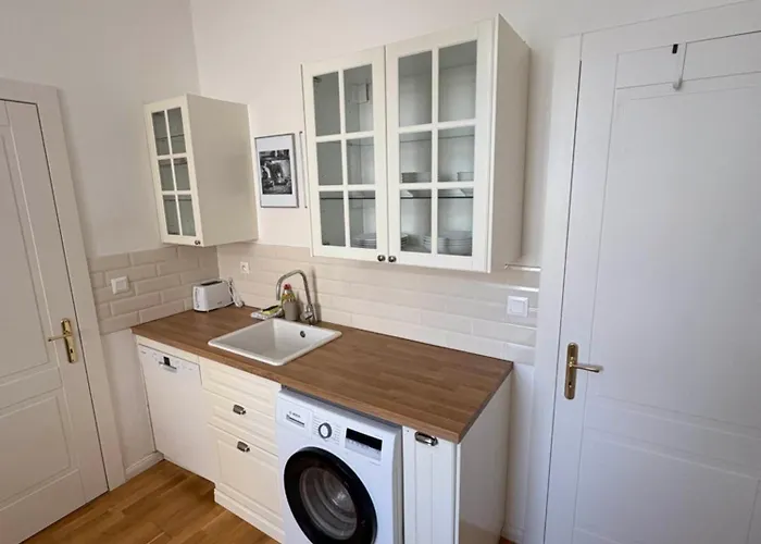 Cozy Flat In The Heart Of براغ